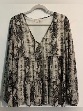 Altar'd State Womens Med Long Sleeve Snake Polk Dot Print Gray White Boho Top